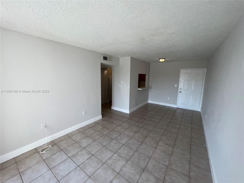8145 Nw 7 St - Photo 5