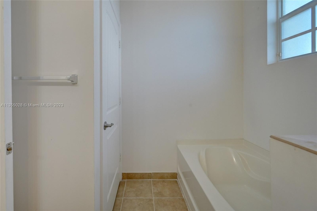 215 Sw 7th St - Photo 27