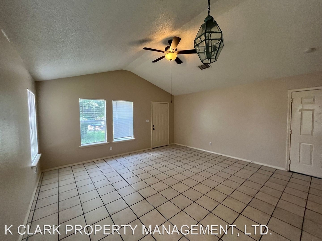 5619 Lakebend West Dr. Unit B - Photo 3