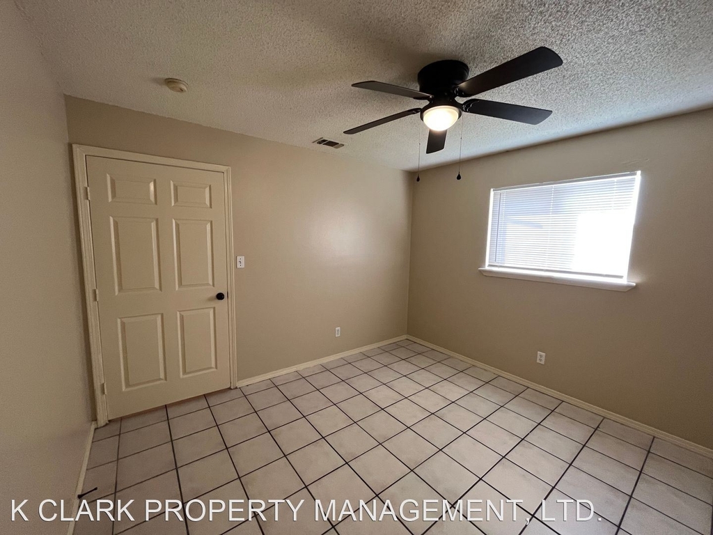 5619 Lakebend West Dr. Unit B - Photo 19