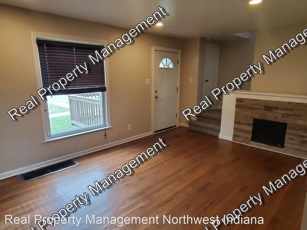 6740 Wicker Ave. - Photo 2