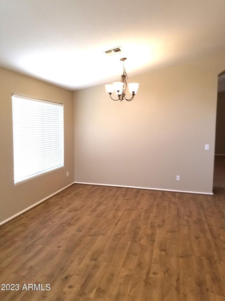 712 E Marigold Place - Photo 2