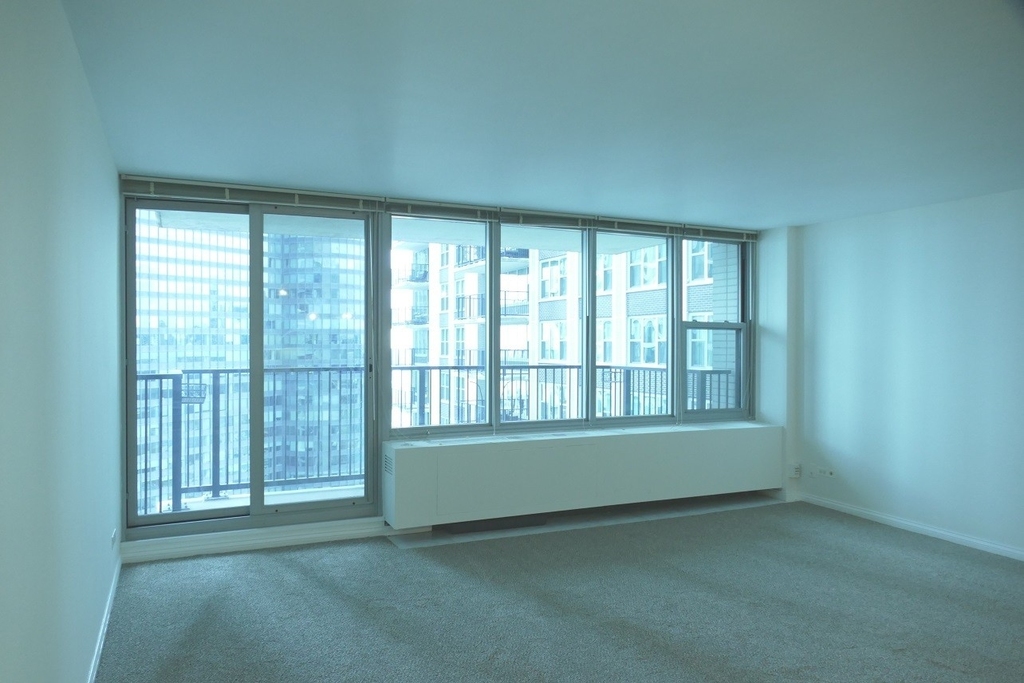 400 E Randolph Street - Photo 2