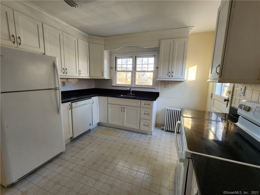 27 Pershing Avenue - Photo 1