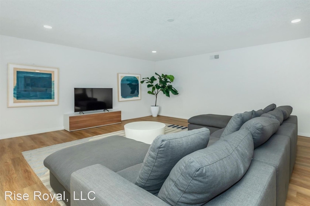 5902 W Royal Palm Rd - Photo 2