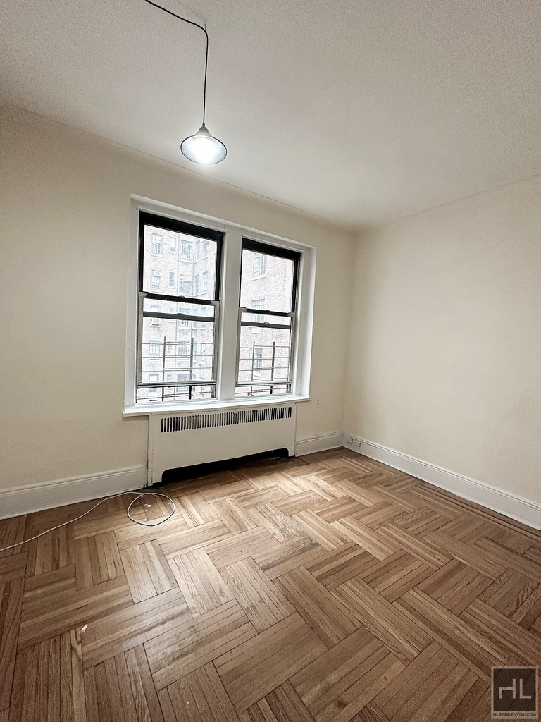 529 East 85 Street - Photo 8