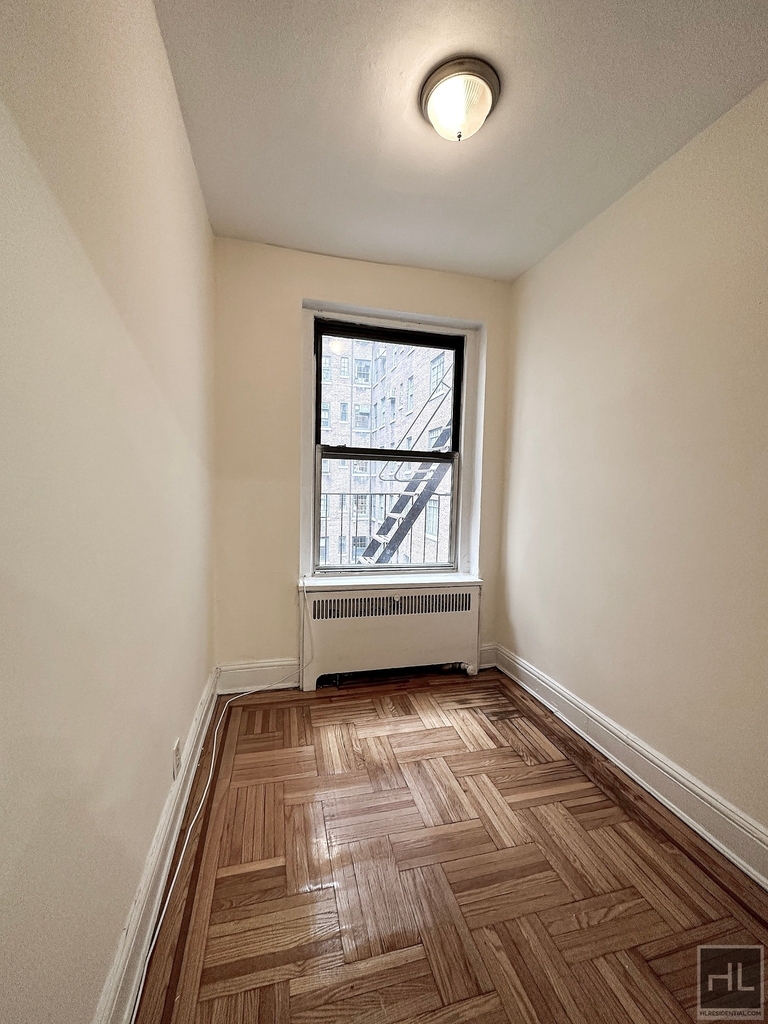 529 East 85 Street - Photo 9