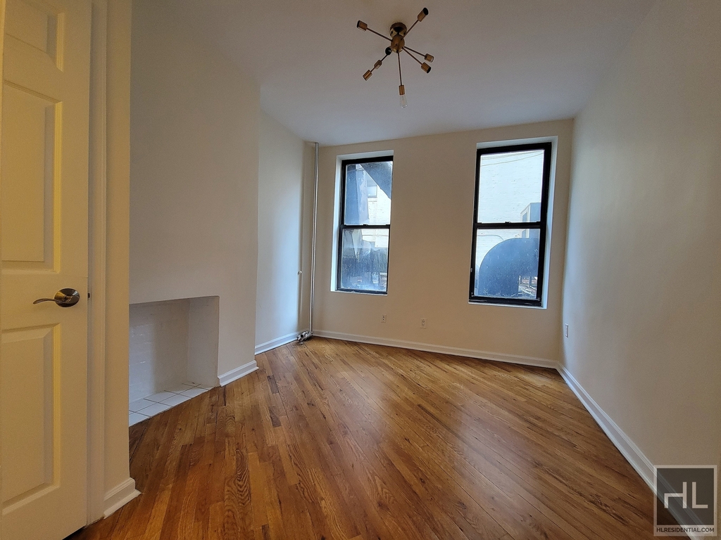 East 73 Street - Photo 3