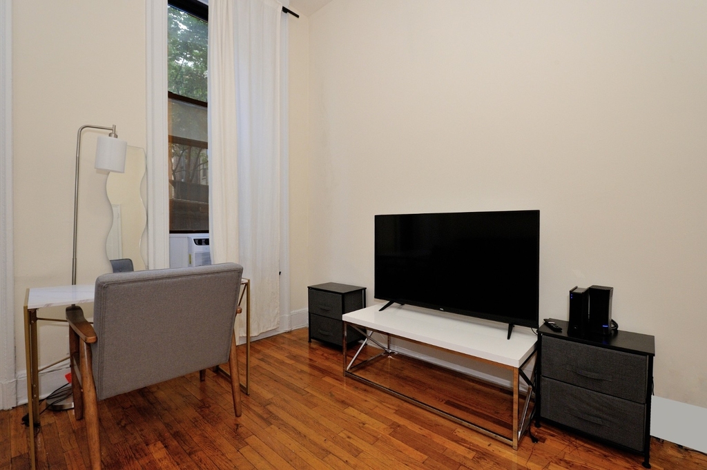 120 East 39th Street - Photo 6