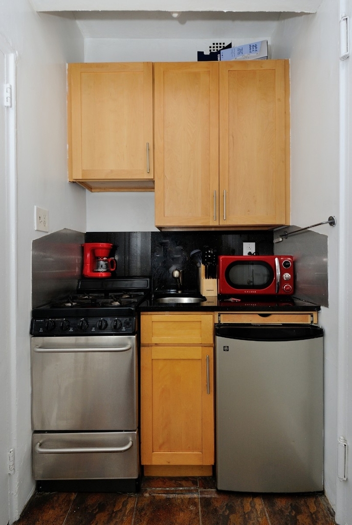 120 East 39th Street - Photo 11