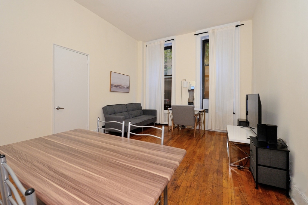 120 East 39th Street - Photo 1