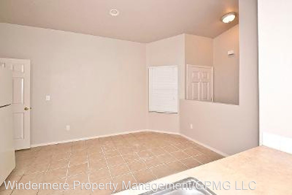 11256 Meadowriver Dr. - Photo 15