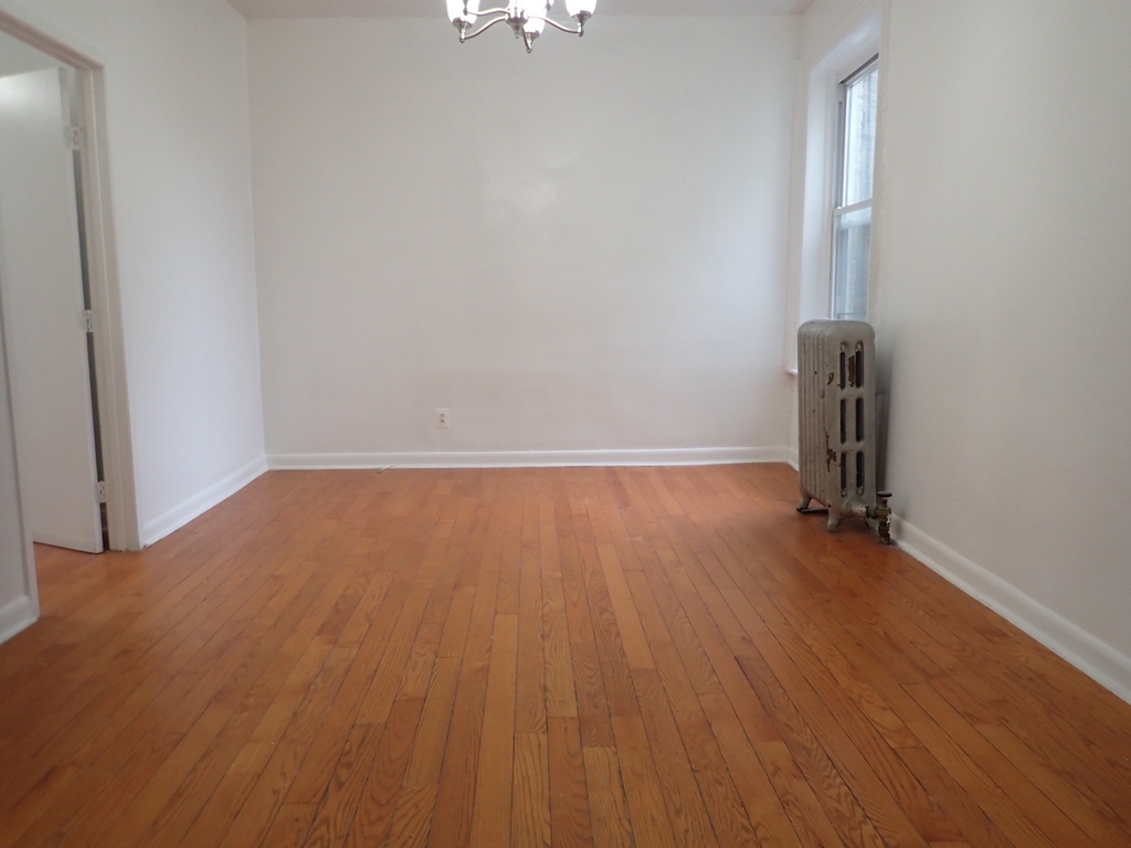 489 Montgomery Street - Photo 5