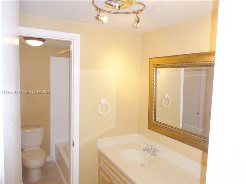 9621 Sw 77 Av - Photo 14