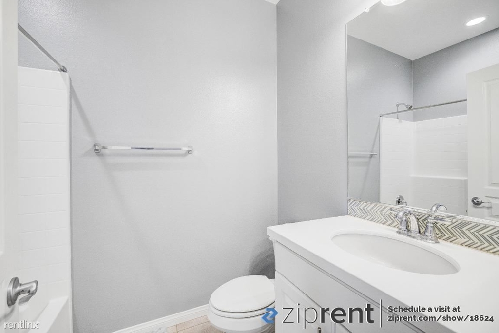 16085 Almond Avenue - Photo 14