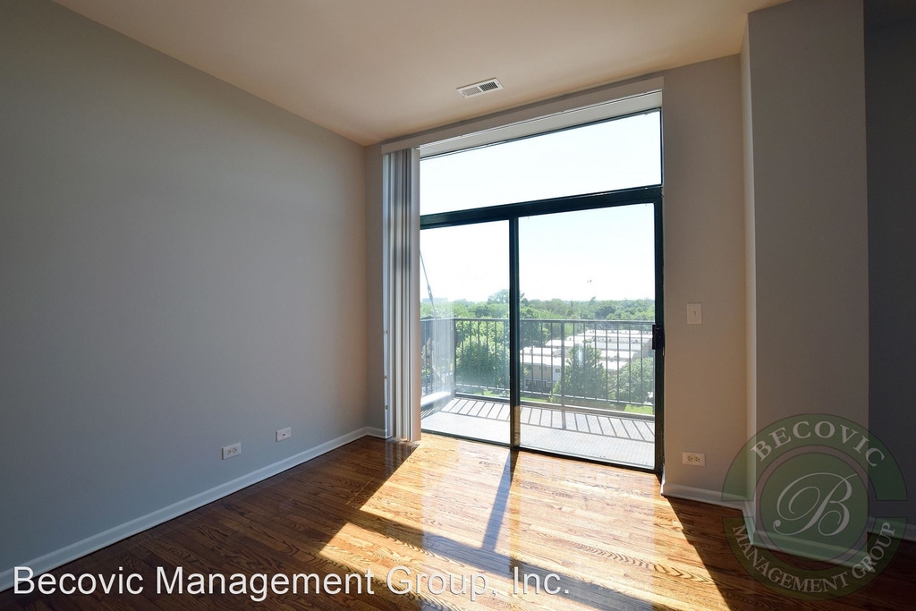 2451 W Howard Street - Photo 2