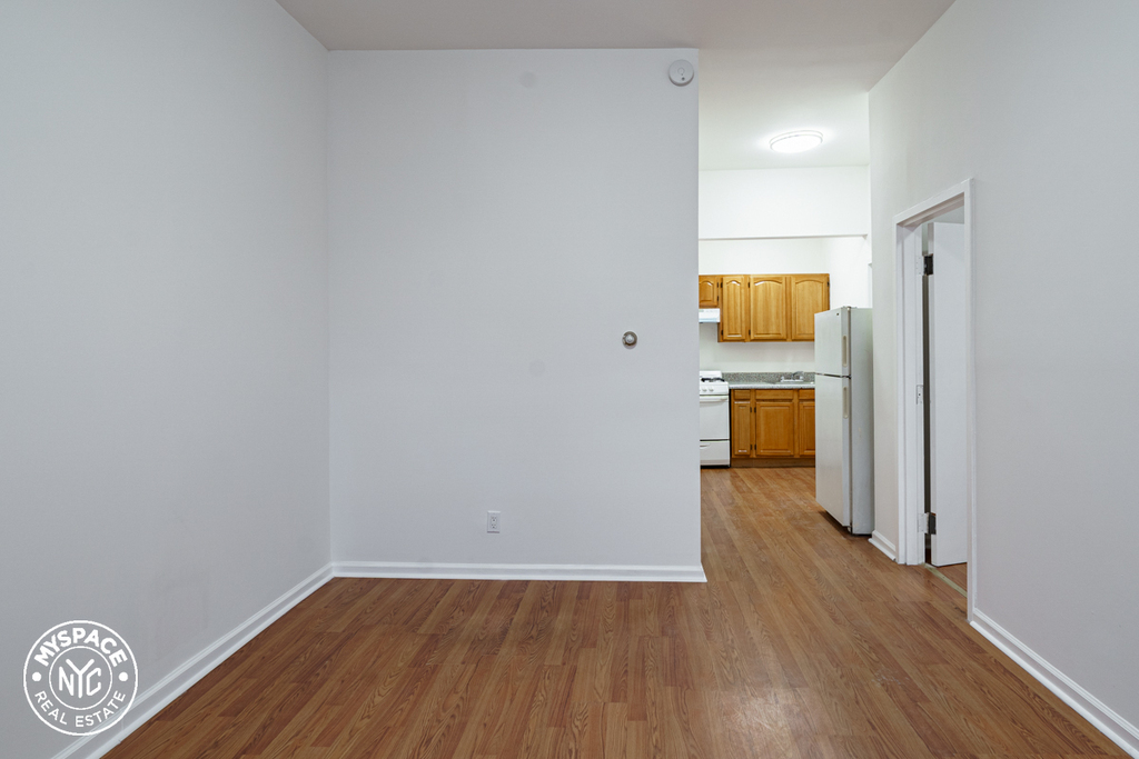 797 Franklin Avenue - Photo 2