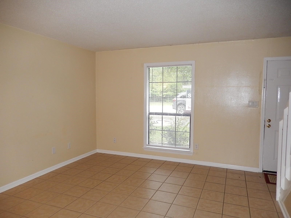 1811 Hartsfield - Photo 1