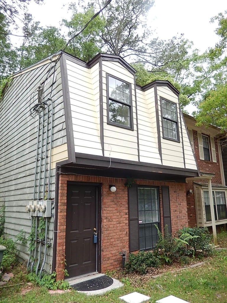 1811 Hartsfield - Photo 0