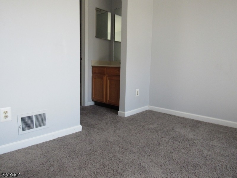 264 Edgeware Ct - Photo 8