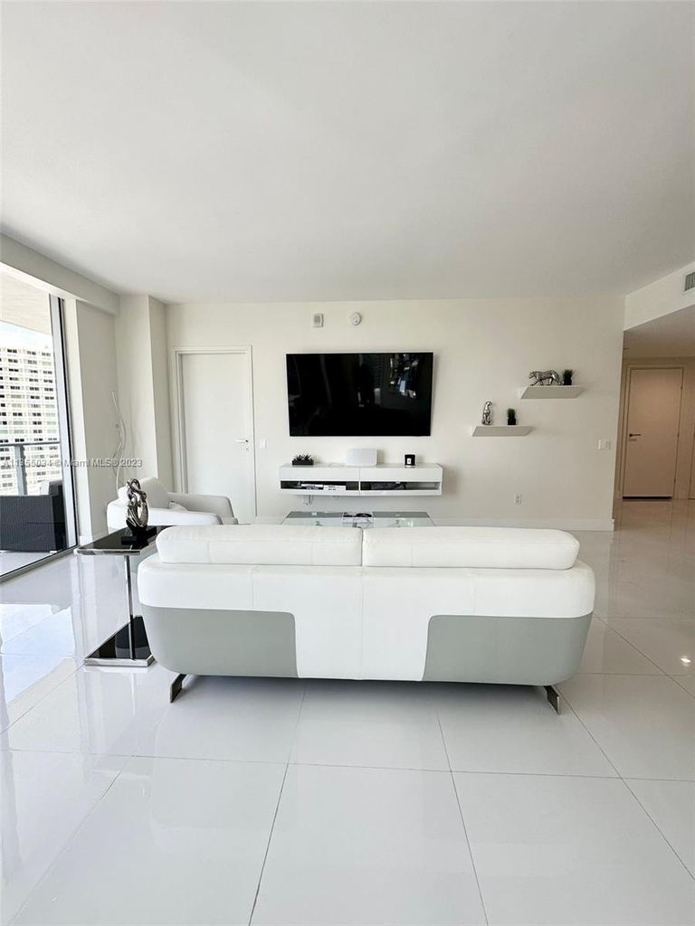 1300 Brickell Bay Dr - Photo 3