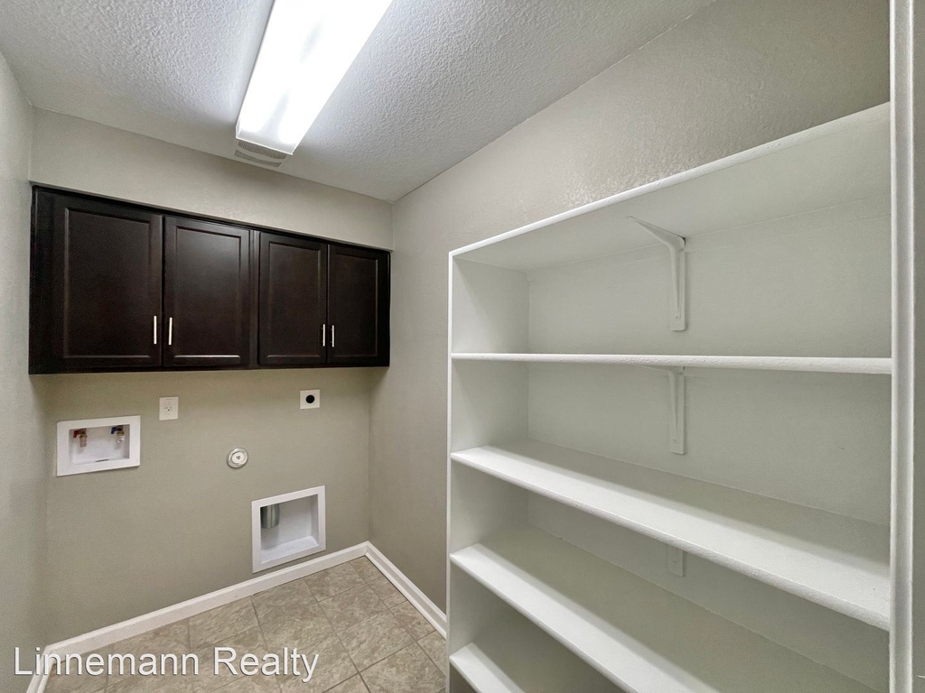 9600 Raeburn Court - Photo 31