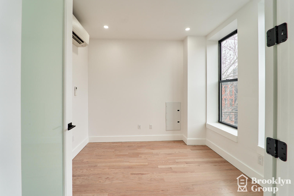 1027 Putnam Avenue - Photo 14