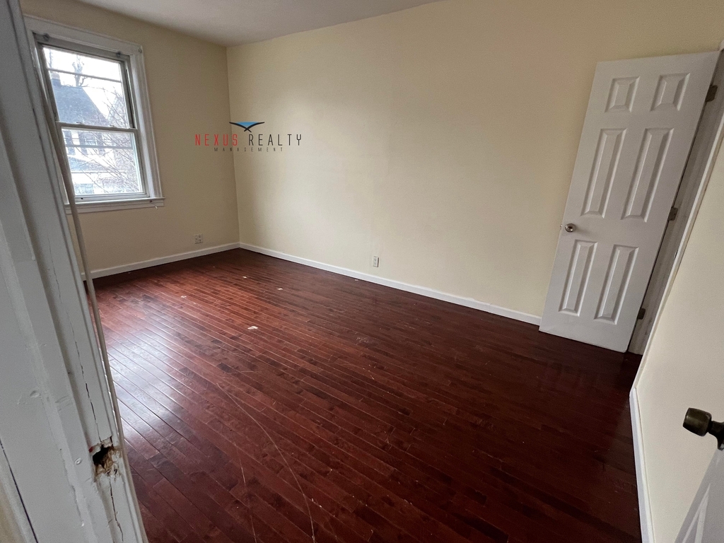 112-37 204th Street - Photo 2