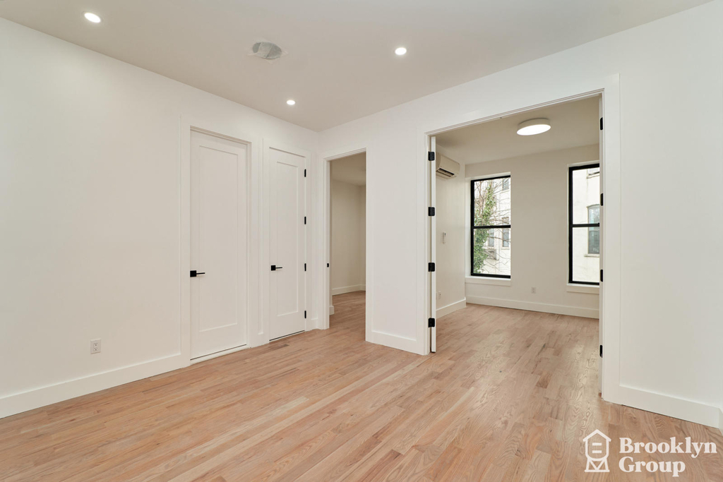 1027 Putnam Avenue - Photo 10