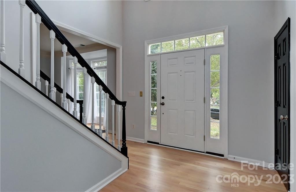 517 Chadmore South Drive - Photo 2
