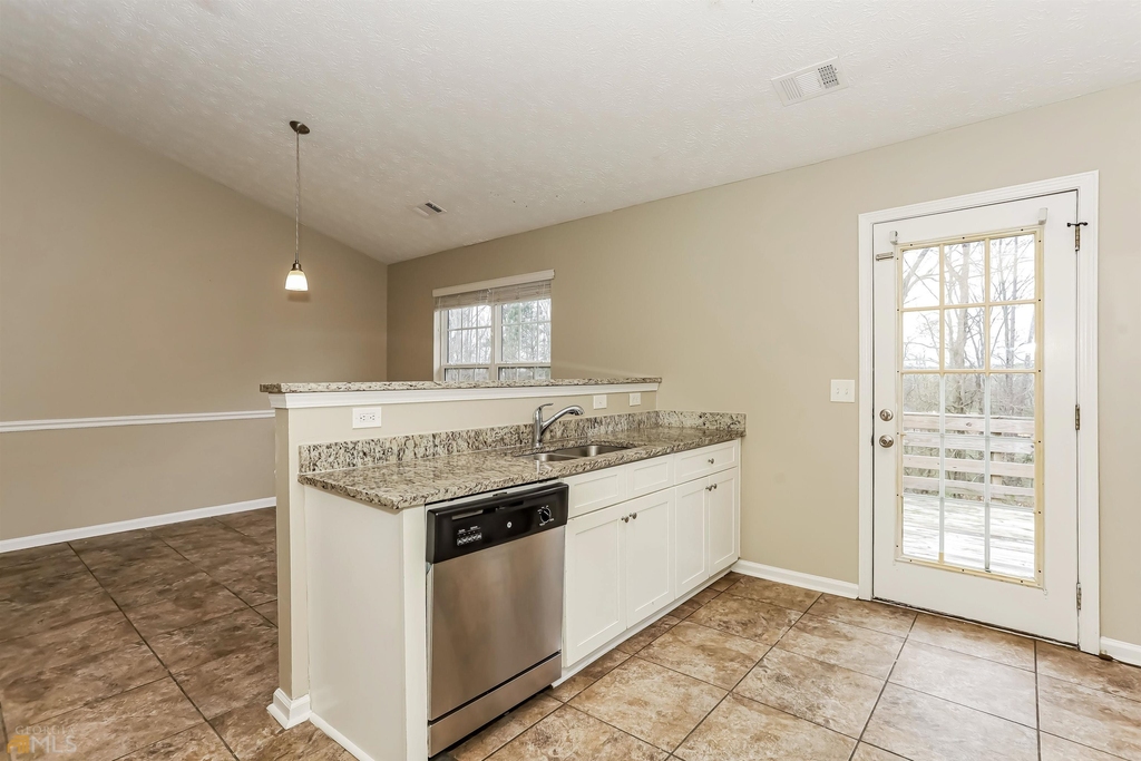 1345 Kent Manor - Photo 4