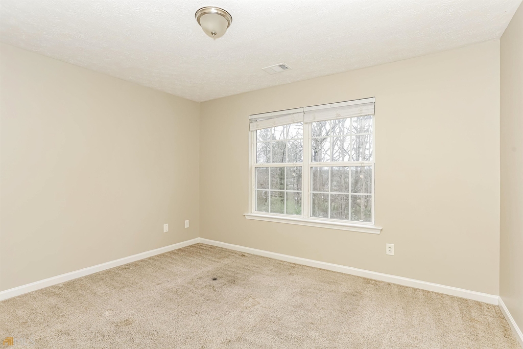 1345 Kent Manor - Photo 11