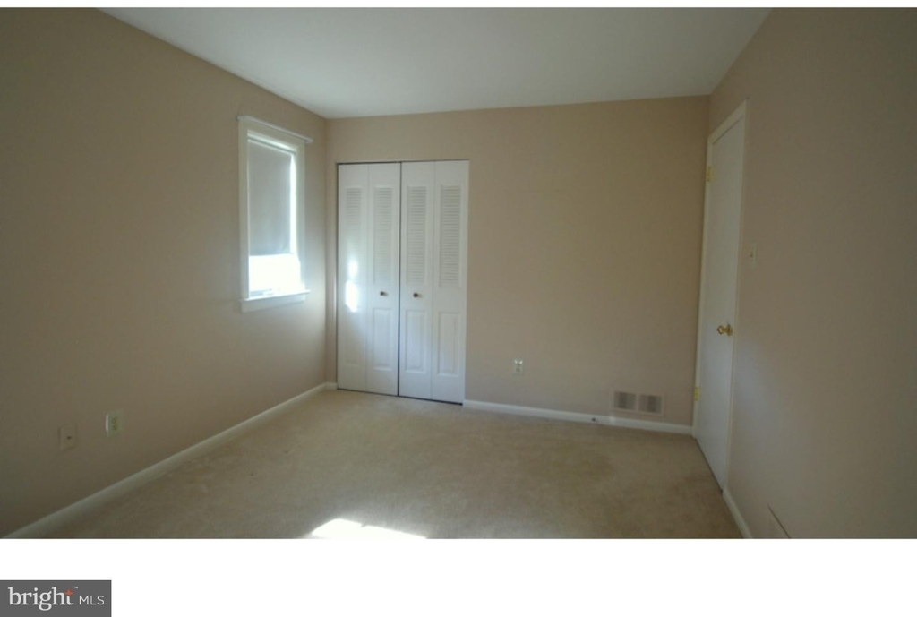 125 Westbury Ct - Photo 13