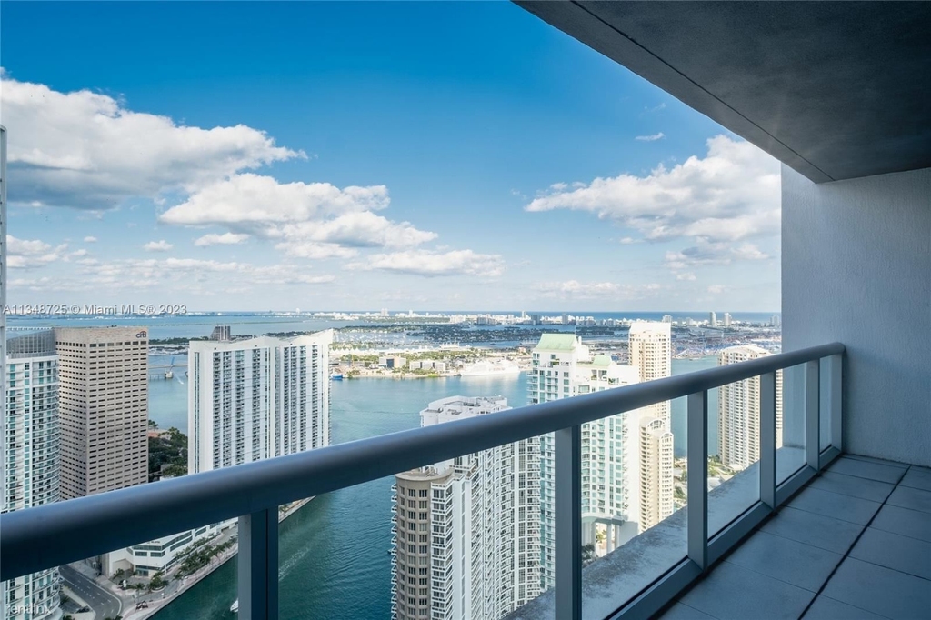 495 Brickell Ave Apt 5204 - Photo 3