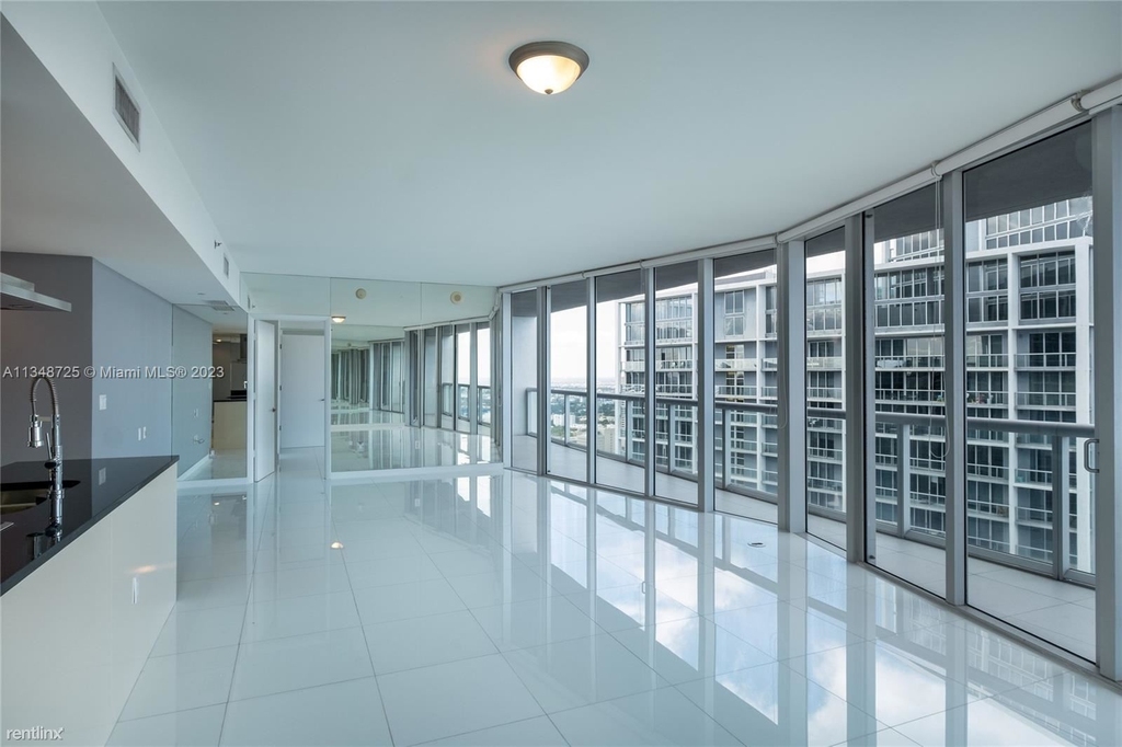 495 Brickell Ave Apt 5204 - Photo 1