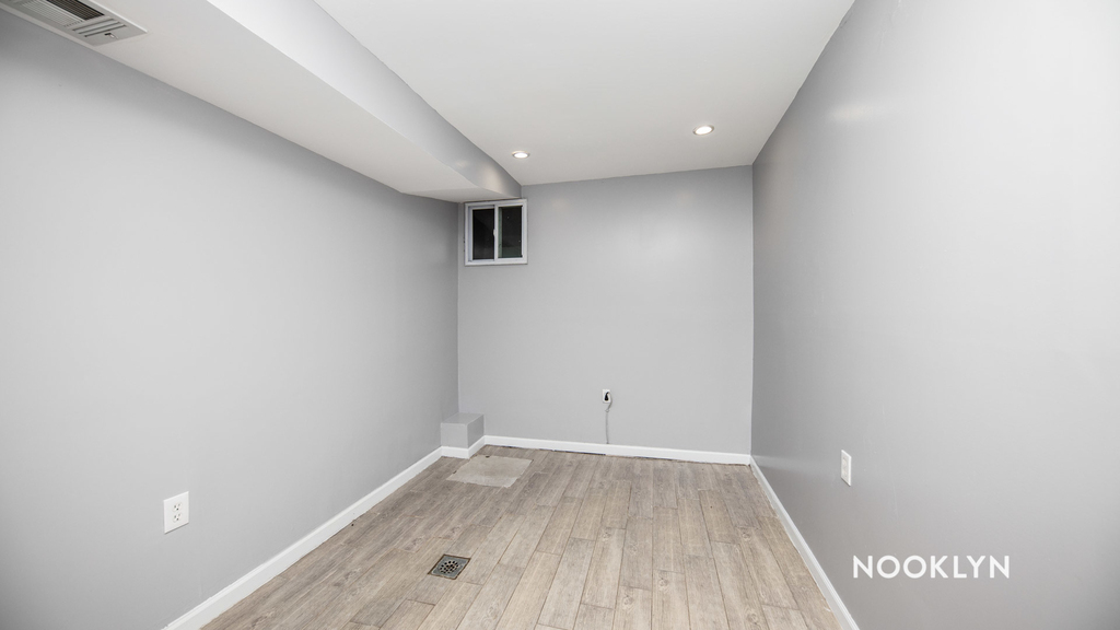 140 Ralph Avenue - Photo 12