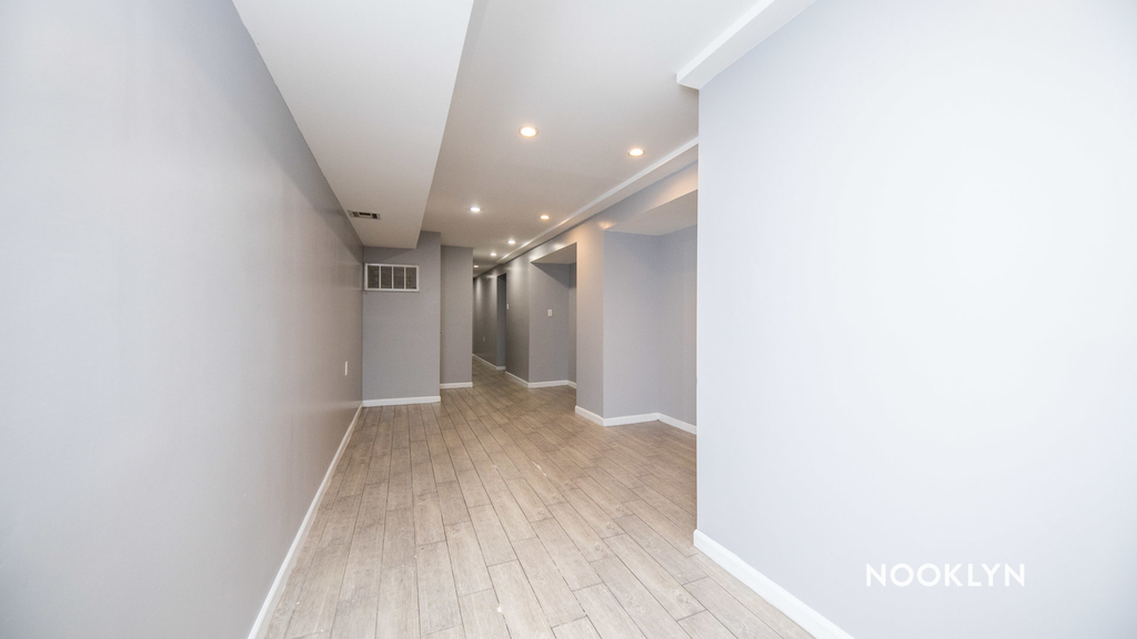 140 Ralph Avenue - Photo 8