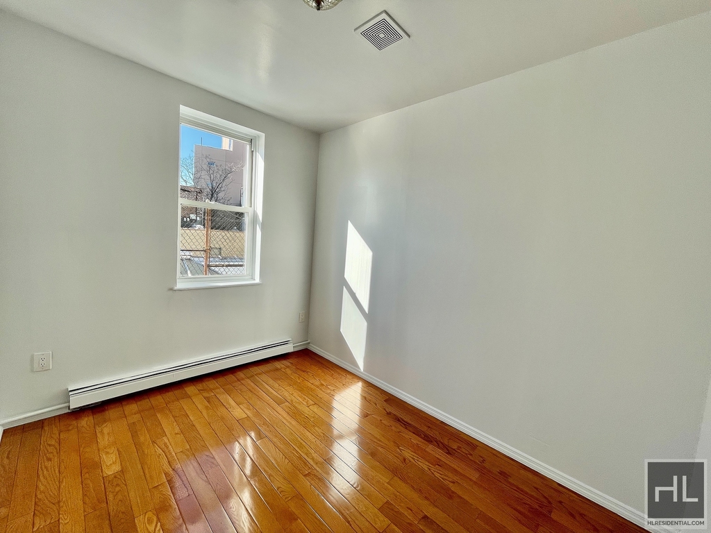 921 Grand Street - Photo 5