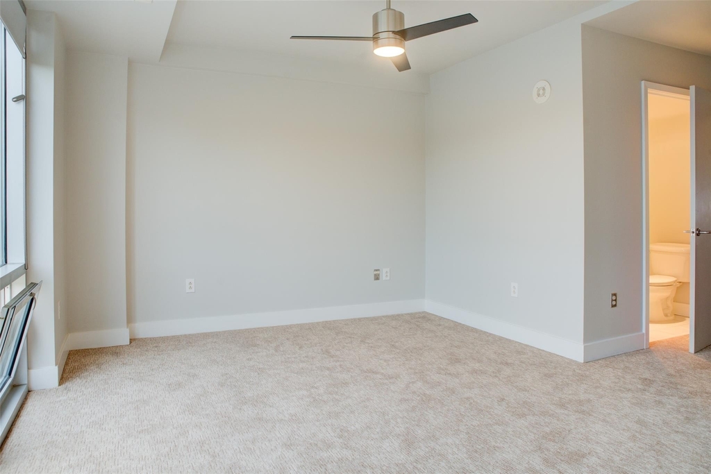 1133 Metropolitan Avenue - Photo 12