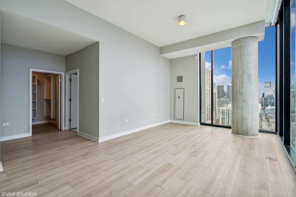 833 N Clark Street - Photo 14