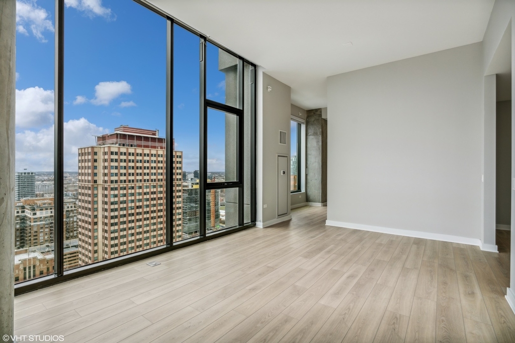 833 N Clark Street - Photo 15