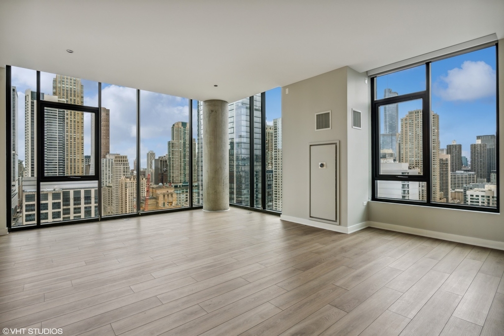 833 N Clark Street - Photo 9