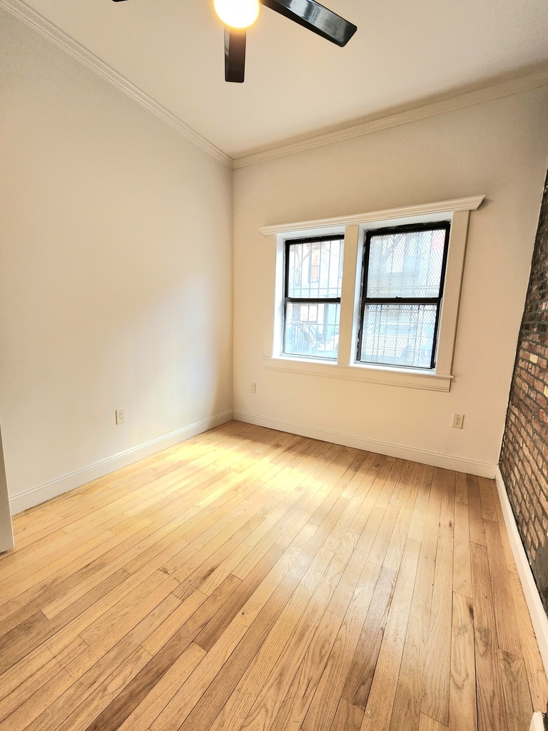 160 Stanton Street - Photo 1