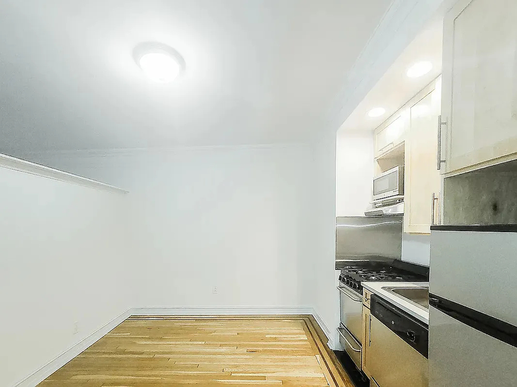 214 East 51st Street - Photo 1