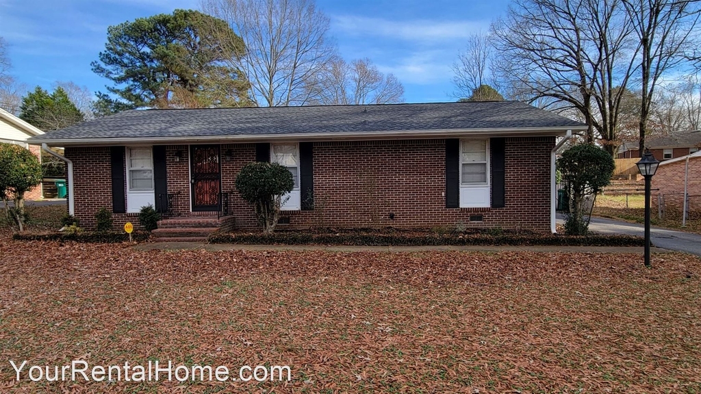 138 Wallace Rd - Photo 0