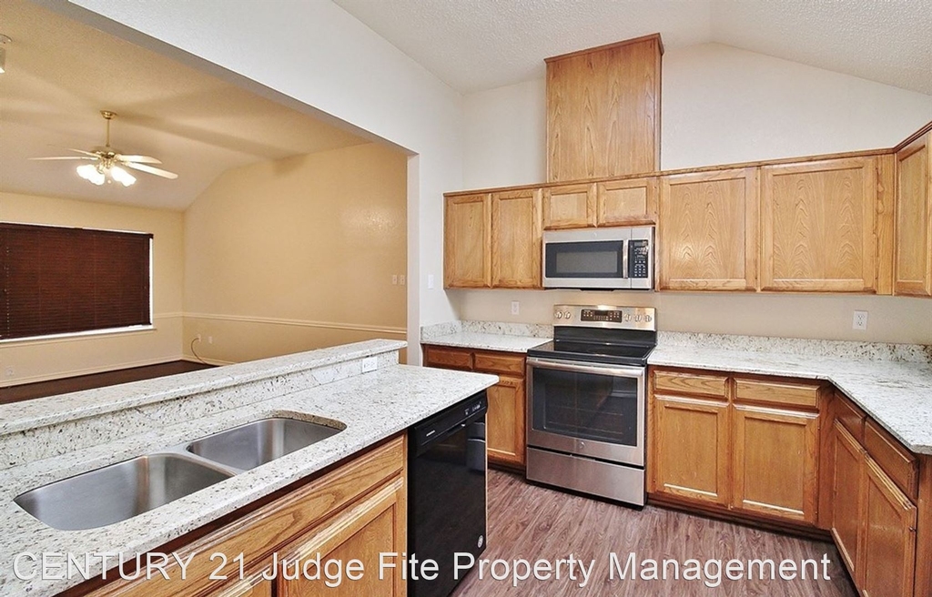 1218 Mission Street - Photo 2