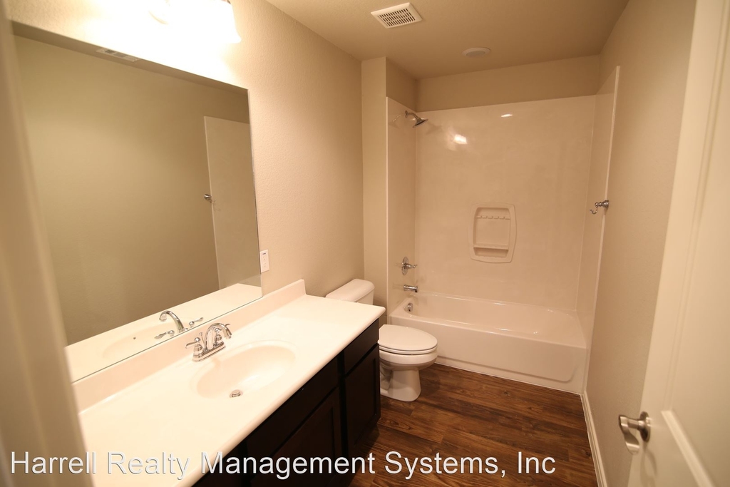 400 Bosque Blvd., Apt. 101 - Photo 5