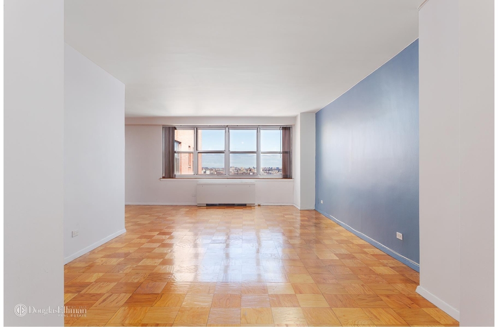 135 Ocean Pkwy - Photo 1