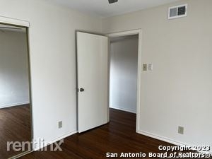 2906 Darwin Dr - Photo 13