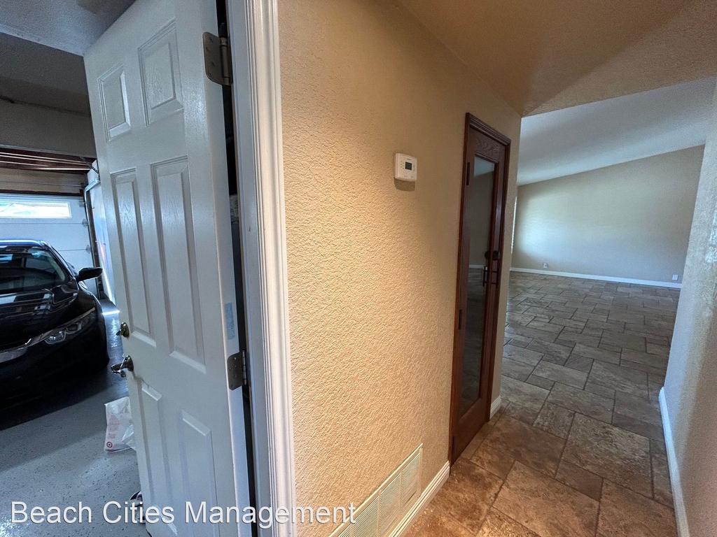 9361 Sunridge Dr - Photo 21